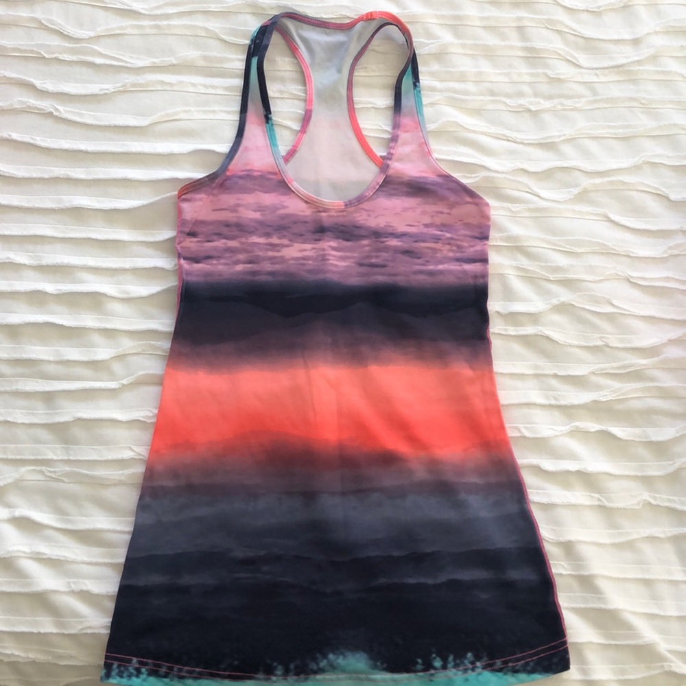 Multicolor tank